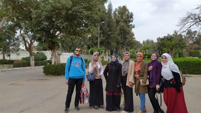 طلاب صيدلة عين شمس في زيارة لمستشفى العباسية