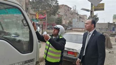 تطبيق غرامة على السيارات المتروكة بشوارع إبشواي في الفيوم