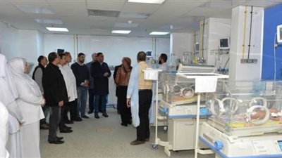 قرارات فورية لصالح المرضى بمستشفى المطرية خلال جولة محافظ الدقهلية