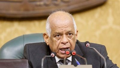 عبد العال يطالب النواب بالتزام أماكنهم: 