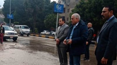 محافظ الجيزة يتابع أعمال إزالة آثار الأمطار ميدانياً