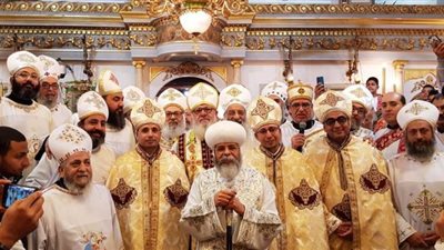 أسقف الزقازيق يرسم 3 كهنة جدد وقمص