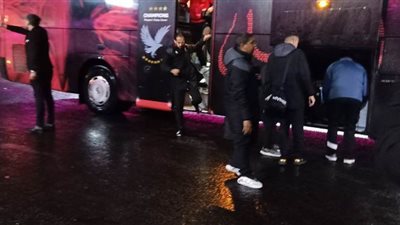 الأهلي يؤدي مرانه بعد إلغاء القمة