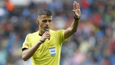 الإسباني مانزانو حكما لمباراة ليون مع يوفنتوس بدوري الأبطال