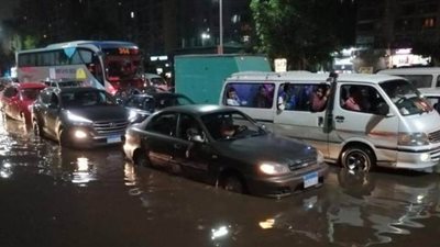 تعطل سيارتين تحملان عمال صيانة كهرباء الباجور.. والأهالي: 