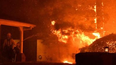 حريق هائل بمصنعين في الشرقية.. والحماية المدنية تدفع بـ 18 سيارة إطفاء | فيديو