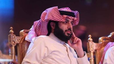 بعد رحلة علاج استمرت شهرًا.. تركي آل الشيخ يعود إلى السعودية