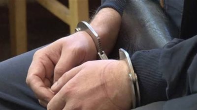 ضبط مسجل خطر لسرقته متعلقات المواطنين من داخل السيارات بمنشاة ناصر