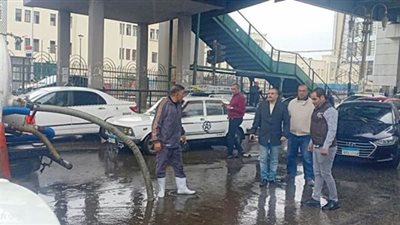 للمرة الثانية.. العاصمة  تفشل فى اختبار السماء.. الأمطار تغرق شوارع القاهرة.. والحكومة: شبكات الصرف قديمة والزيادة السكانية فاقمت المشكلة