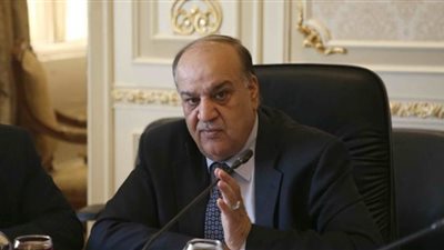 البرلمان يكرم محافظ مطروح لدوره في استقبال العائدين من الصين