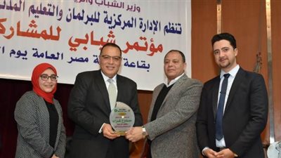 محافظ الشرقية: التكنولوجيا الحديثة أساس تطوير منظومة التعليم| صور