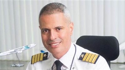 رئيس القابضة للطيران يتفقد شركة الصيانة