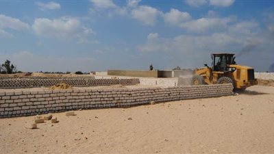 محافظ قنا يعلن استعادة 8500 متر من أملاك الدولة بنجع حمادي | صور