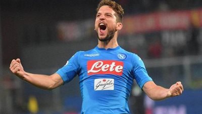 ميرتينز يدخل التاريخ مع نابولي بهدفه في شباك برشلونة