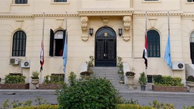 محافظة القاهرة تنكس أعلامها حدادا على مبارك 