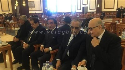 رجال مبارك بالصف الأول في تشييع جثمان الرئيس الراحل لمثواه الأخير | صور