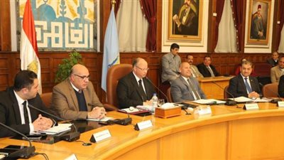 محافظ القاهرة يشدد على تنفيذ الخطة الاستثمارية