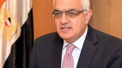 أشرف عبد الباسط رئيسا للجنة اختيار رؤساء الجامعات