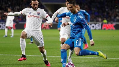 ليون يتقدم على يوفنتوس 0/1 في الشوط الأول | فيديو