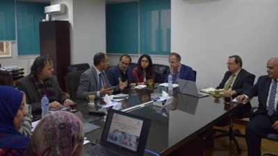 نائب وزير الإسكان يبحث مع البنك الدولي دعم الجهاز التنظيمى لمياه الشرب والصرف