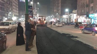 بعد توقف 3 سنوات.. نائب محافظ الغربية يتابع أعمال رصف شارع الجلاء بطنطا | صور