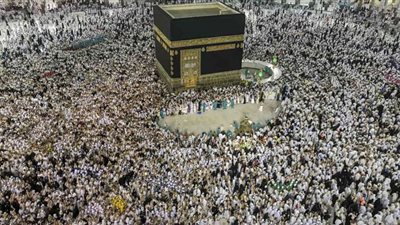 هل يجوز منع الحج بسبب كورونا؟.. علماء الدين يجيبون