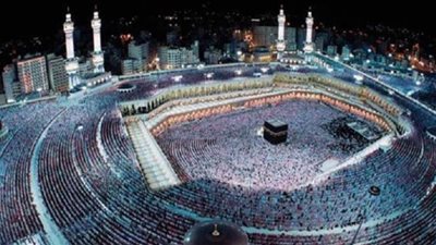 السعودية تعقم الحرم ضمن الإجراءات الاحترازية لمواجهة كورونا