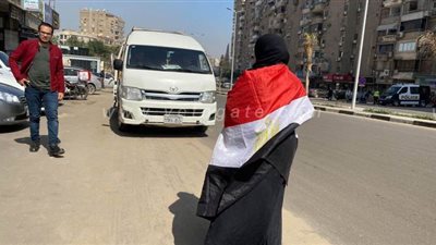 توافد المواطنين على مقبرة مبارك للمشاركة في مراسم دفن الرئيس الأسبق