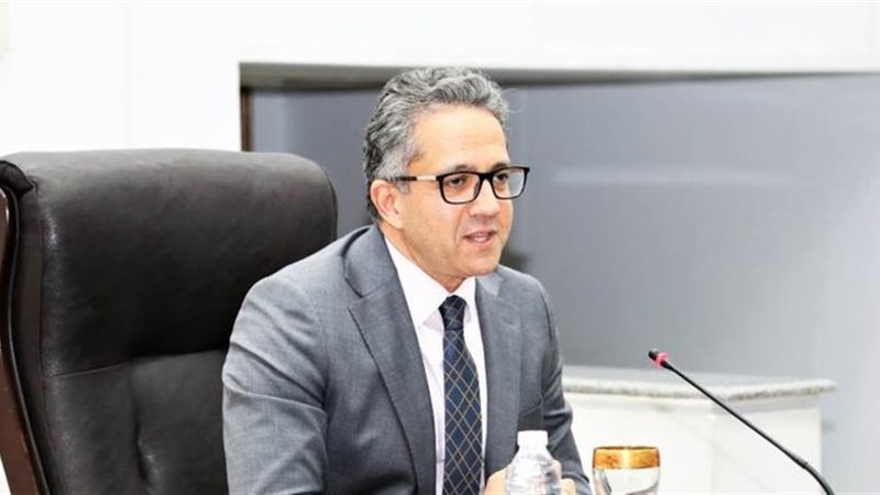 الدكتور خالد العناني
