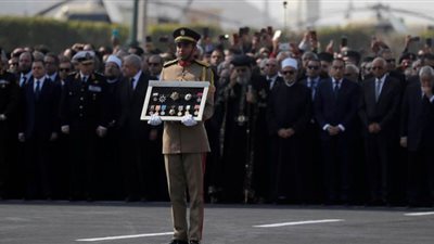 أبو العينين عن تقدم السيسي جنازة مبارك: سيذكر التاريخ مواقف الرئيس النبيلة