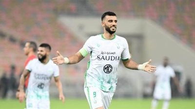 أهلي جدة يوضح حقيقة انتقال عمر السومة إلى الأهلي