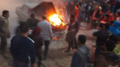 لحظة تفحم سيارة بشارع النحاس في طنطا | صور