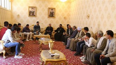 شباب مسلمون يشاركون في نظافة دير المحروسة بقنا | صور