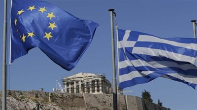 اليونان تعزز الحدود البحرية والبرية لأقصى درجة