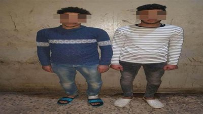 ضبط عاطلين سرقا طالبا بالإكراه في حلوان