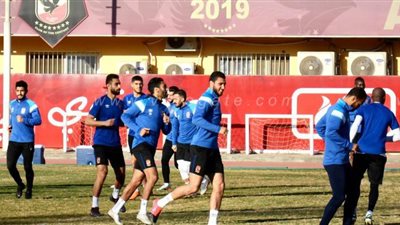 فايلر يجتمع بلاعبي الأهلي.. ومران بدني استعدادا لمواجهة صن داونز