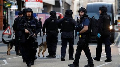 إخلاء مدرسة بعد تهديدات بتفجير منزل في المملكة المتحدة| فيديو