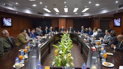 وزير الرياضة يناقش مع رئيس الاتحاد الدولى لليد حقوق بث مونديال٢٠٢١