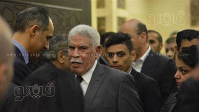 حسن شحاتة وخالد سليم وميدو يشاركون في عزاء مبارك | فيديو وصور