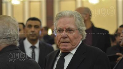 17 صورة ترصد مشاركة نجوم الفن في عزاء مبارك بمسجد المشير