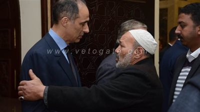 مصر في عزاء مبارك.. علاء وجمال يستقبلان المعزين .. شيخ الأزهر ووزراء حاليون وسابقون ووفود عربية في مقدمة الحضور| فيديو وصور