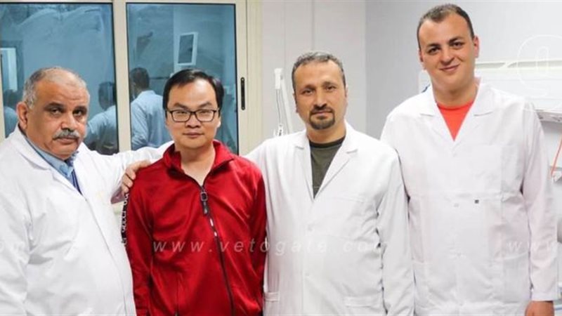 احتفال أطباء مستشفى