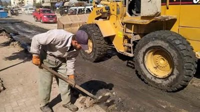 نقل وعزل أعمدة إنارة بمحيط مدارس البحيرة