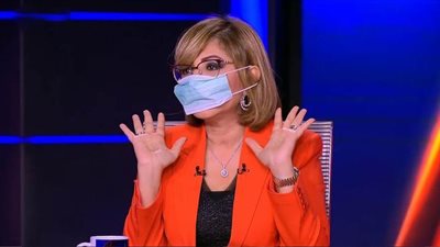بعد ظهور أول حالة كورونا.. لميس الحديدي ترتدي كمامة على الهواء