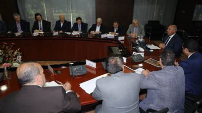 وزير النقل يعقد اجتماعا مع التحالف المنفذ لمشروعي المونوريل