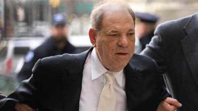 اول ظهور للمنتج هارفي واينستين بعد دخوله المستشفى لإدانته بالاغتصاب