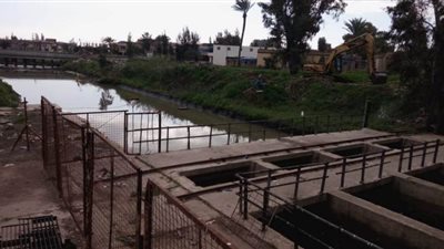 محافظ البحيرة يتابع أعمال تطهير الترع والمصارف