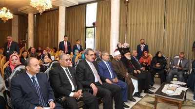 محافظ قنا: تنفيذ مشروعات خدمية بقيمة مالية تتخطى 7 مليارات جنيه | صور