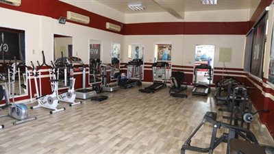 محافظ قنا يفتتح صالة الجيم والأيروبكس بنادي الفتيات | صور