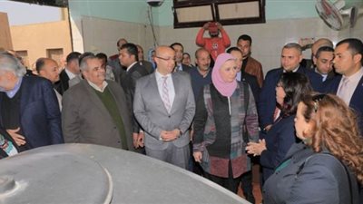 وزيرة التضامن: نتبنى خطة لدعم صغار المربين والمنتجين بالقرى | صور